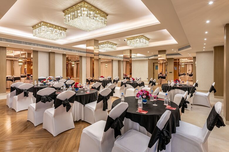 Hotel Lords Eco Inn Dehradun
