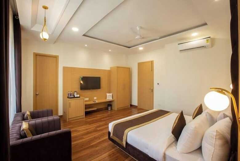 Hotel Regalia Grand By Delight Stay