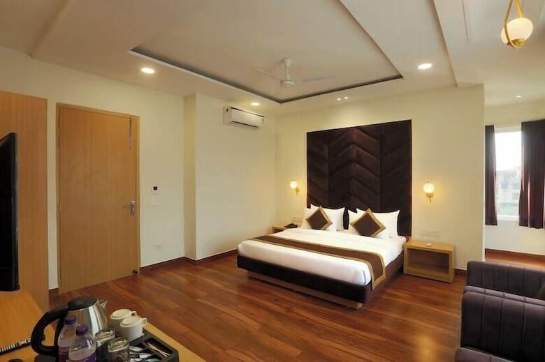 Hotel Regalia Grand By Delight Stay