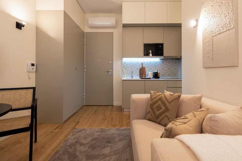 Aparthotel Mouzinho Da Silveira 215 By Lovelystay