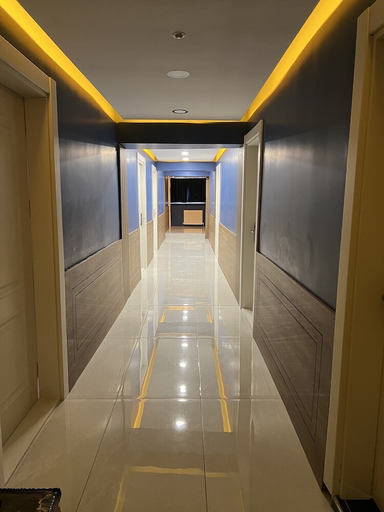 Hotel The Blue Suites