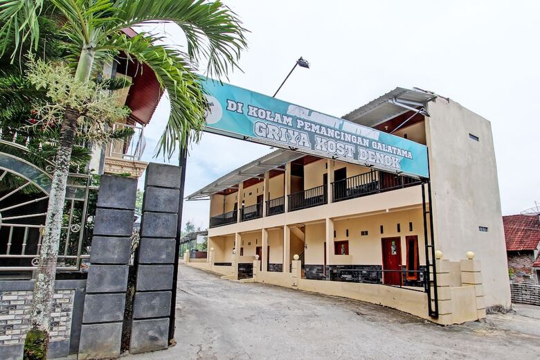 Hotel Capital O 93533 Griya Denok