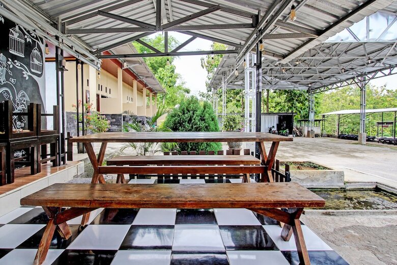 Hotel Capital O 93533 Griya Denok