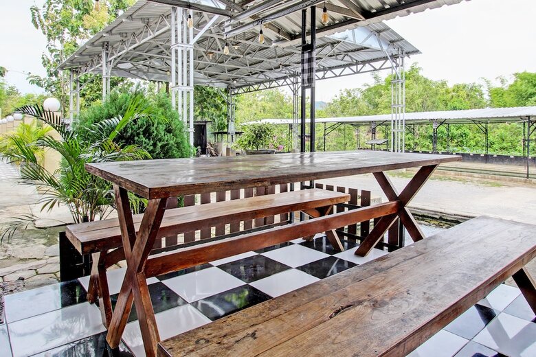 Hotel Capital O 93533 Griya Denok