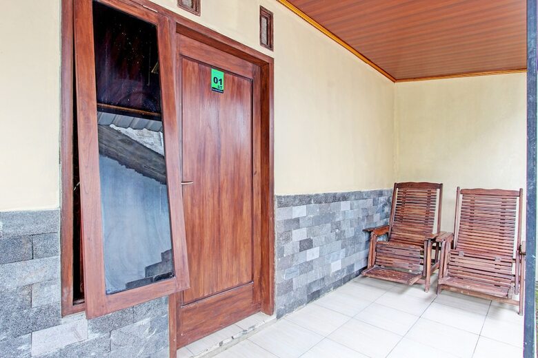 Hotel Capital O 93533 Griya Denok