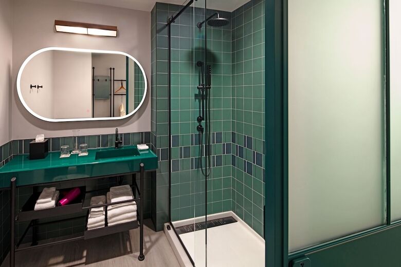 Hotel Moxy St. Petersburg Downtown