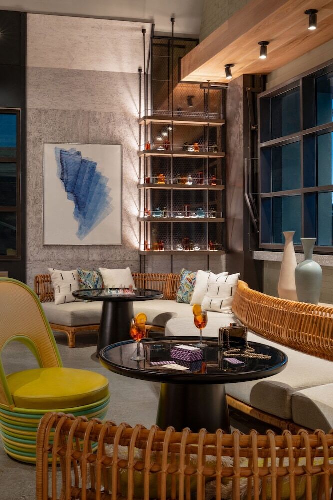 Hotel Moxy St. Petersburg Downtown
