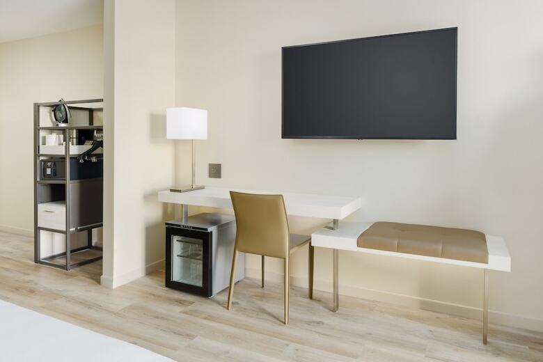 AC Hotel By Marriott Naples 5th Avenue