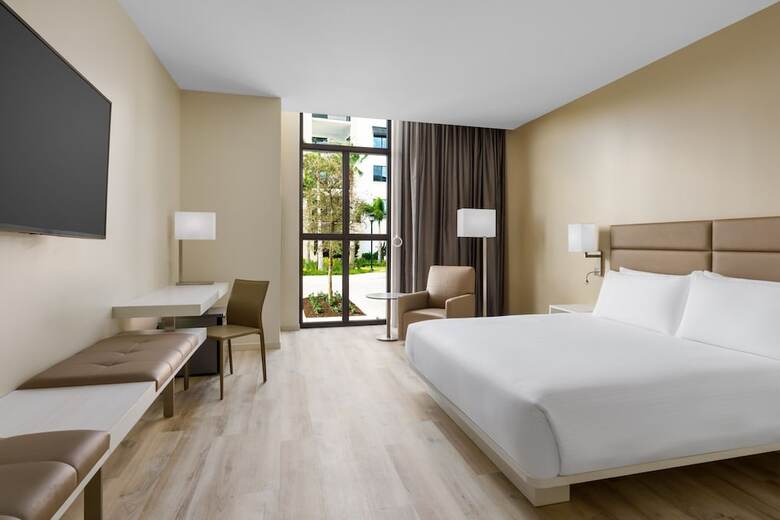 AC Hotel By Marriott Naples 5th Avenue