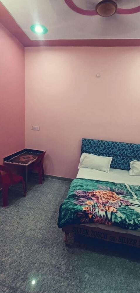 Hotel Shri Laddu Gopal Guest House