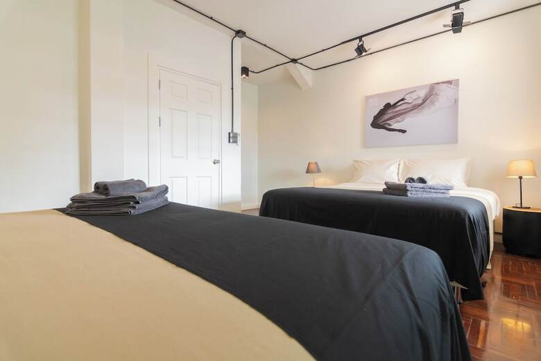 Mini-me Hubs - Charm Suites In Old City