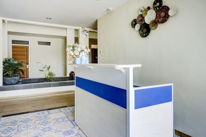 Hotel Oyo 90629 The Home Srengseng