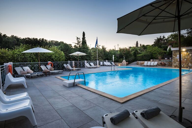 Hotel Costa Avithos