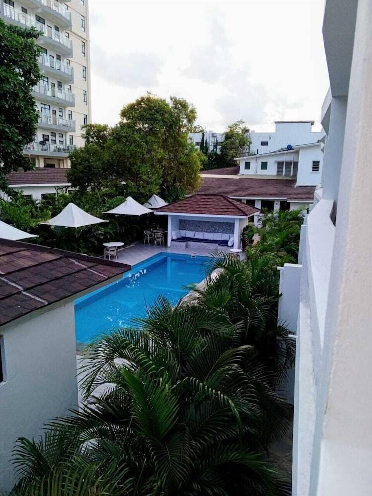 Hotel Pontoon Residence & Suites