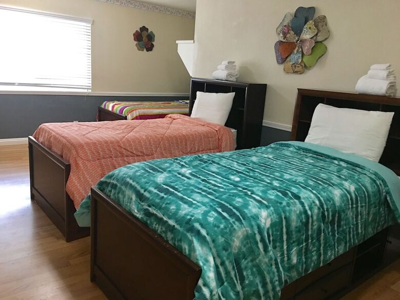 Motel Traveler's Bed & Breakfast Hostel