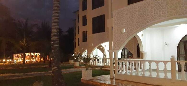 Hotel Salama Bling Beach Resort