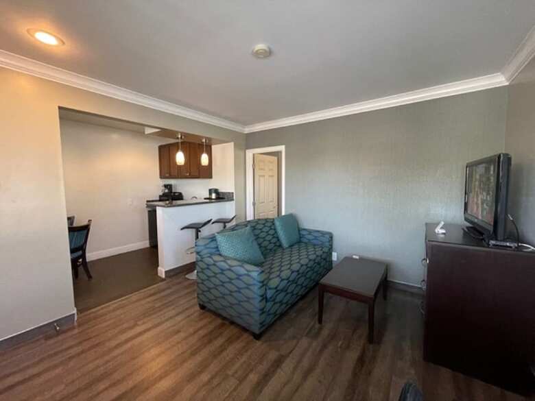 Motel Hi View Inn & Suites