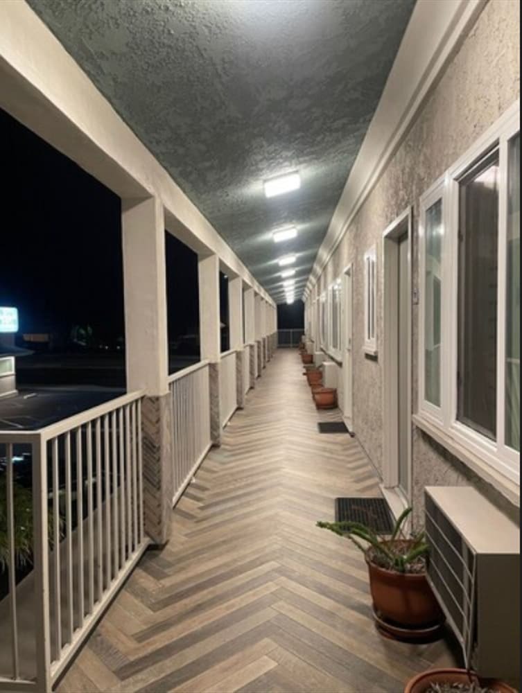 Motel Hi View Inn & Suites