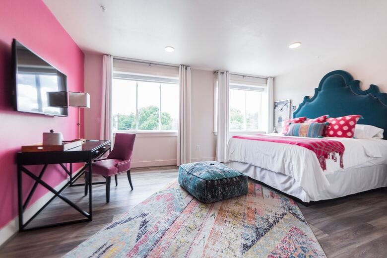 Bishop Arts Hotel By Qresorts.