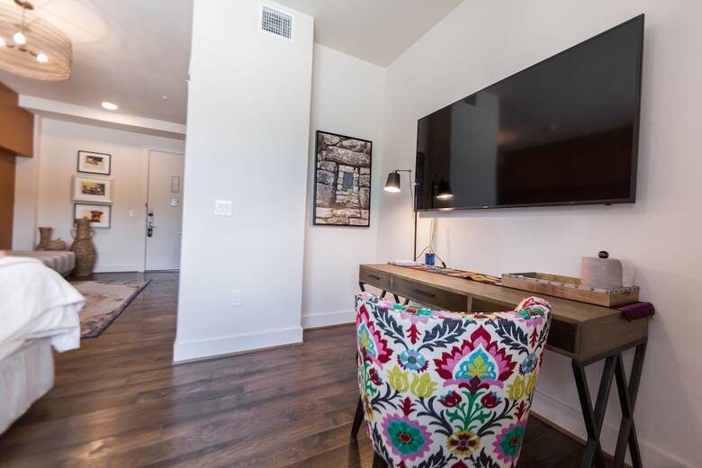 Bishop Arts Hotel By Qresorts.