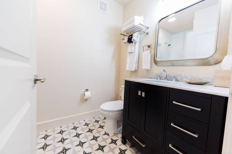 Bishop Arts Hotel By Qresorts.