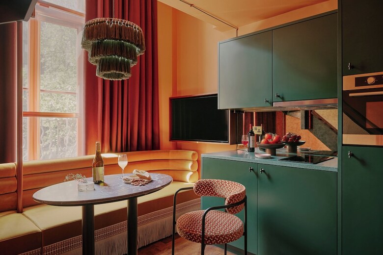 Hotel Ember Locke Kensington