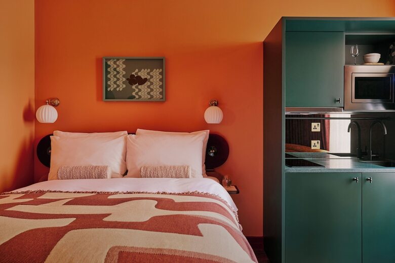 Hotel Ember Locke Kensington