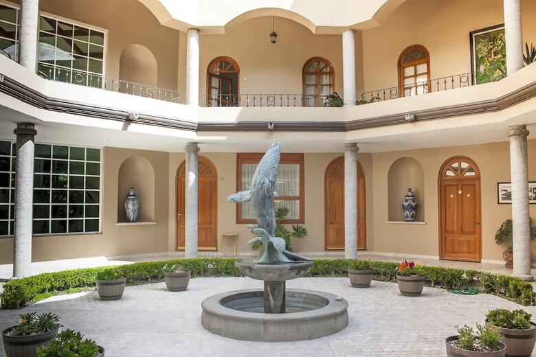 La Esmeralda En El Encanto Hotel Petit