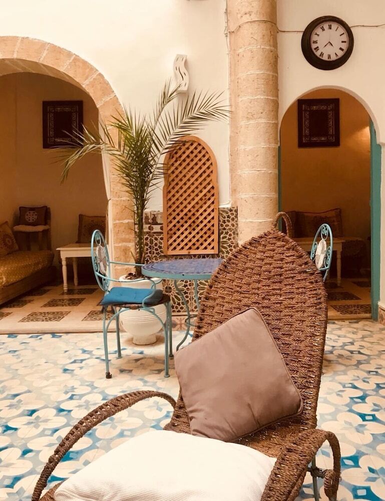 Riad Lalla Zina