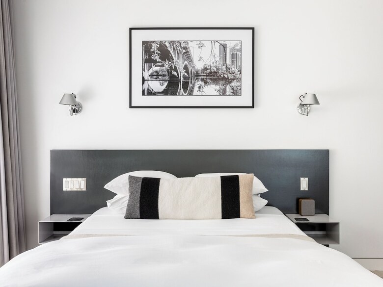 Frame Hotel - Treehouse