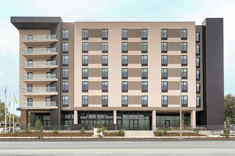 Hotel Home2 Suites By Hilton Woodland Hills
