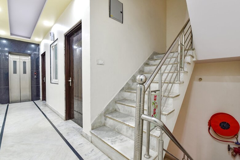 Fabhotel Golden Leaf Mansarover