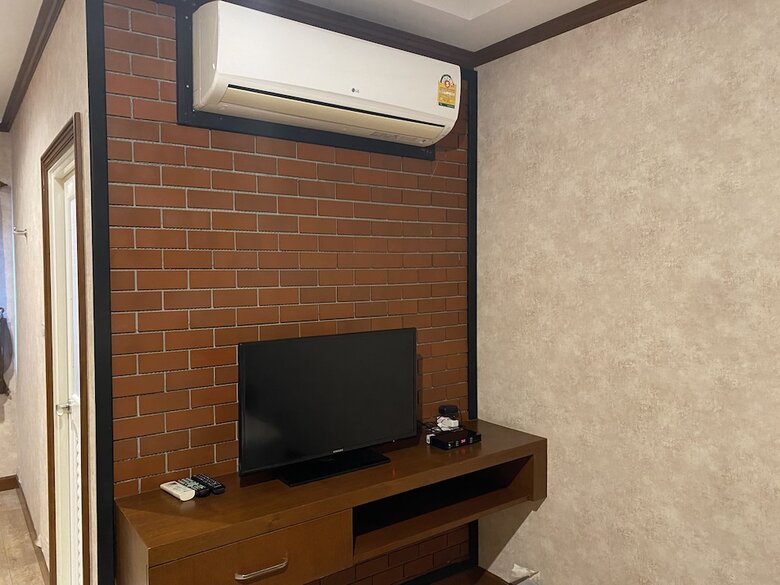 Hotel Roomquest Chonburi Laem Chabang