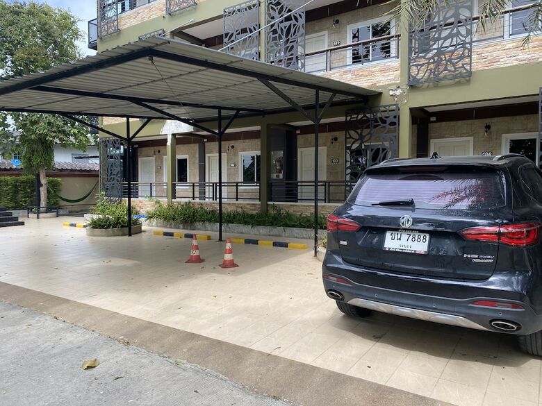 Hotel Roomquest Chonburi Laem Chabang