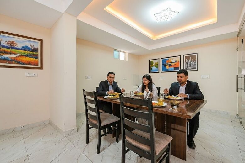 Fabhotel Crystal Suites