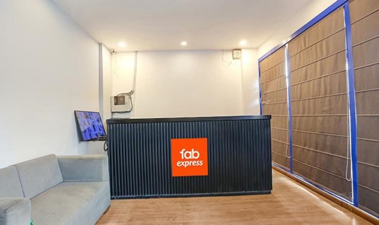 Hotel Fabexpress Meera Residency