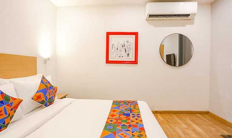 Hotel Fabexpress Meera Residency