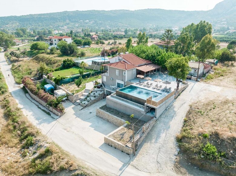 Iphigenia Apartments At Katelios