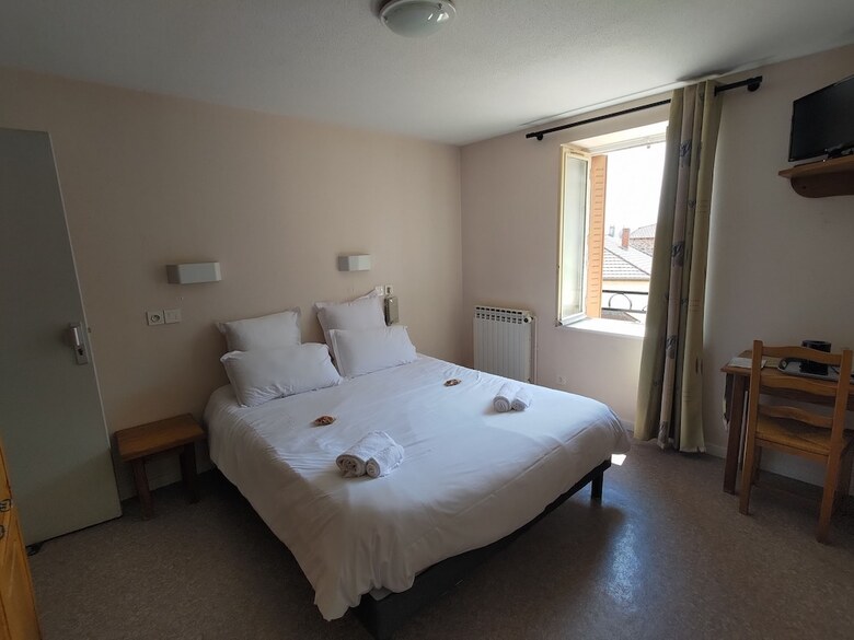Hotel 1799 Rte Des �charmeaux