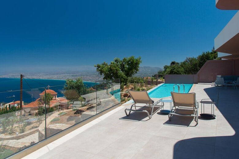 Plethora Luxury Suites