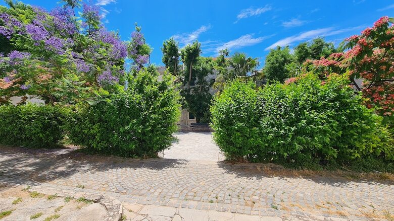 Nirvana Garden Rooms