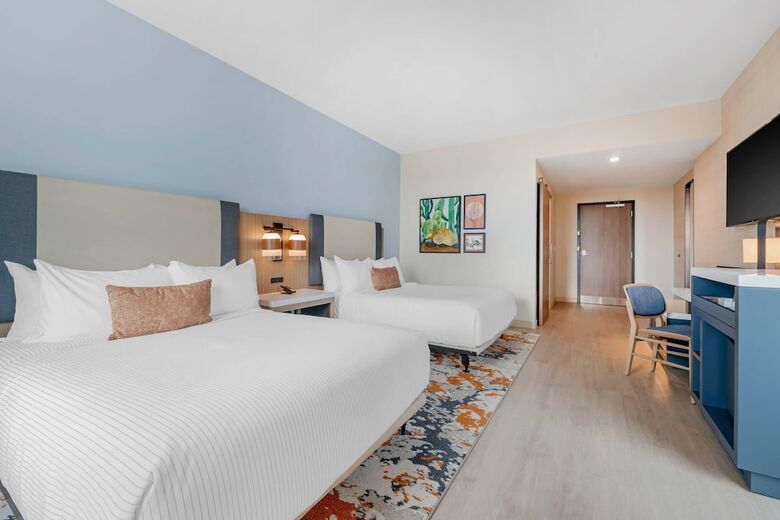 Cambria Hotel Austin Downtown