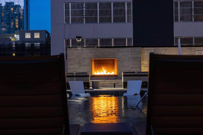 Cambria Hotel Austin Downtown