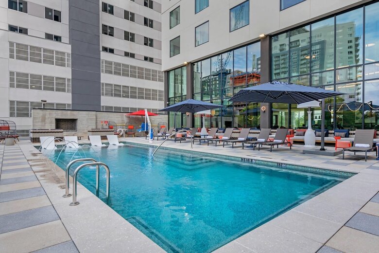 Cambria Hotel Austin Downtown