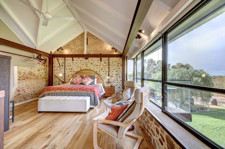 Bed & Breakfast Old Chaff Mill Retreat - - Luxury Vineyard Accommodation