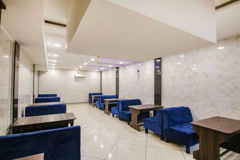 Fabhotel Golden City