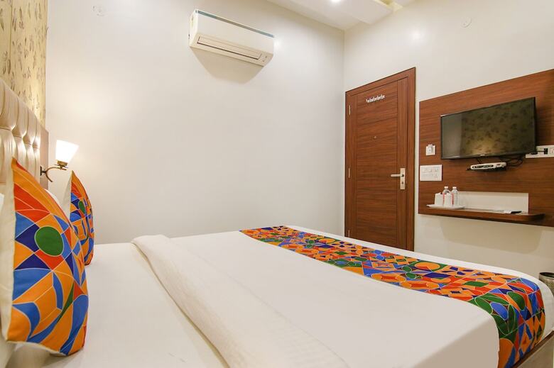 Fabhotel Golden City