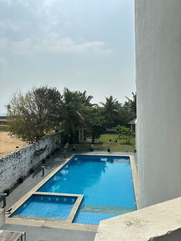 Hotel Truliv Villa Cabana