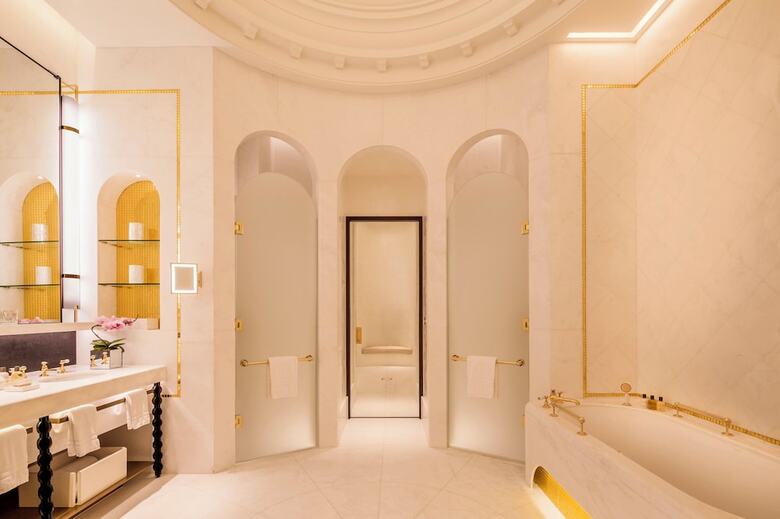 Four Seasons Hotel London At Tower Bridge