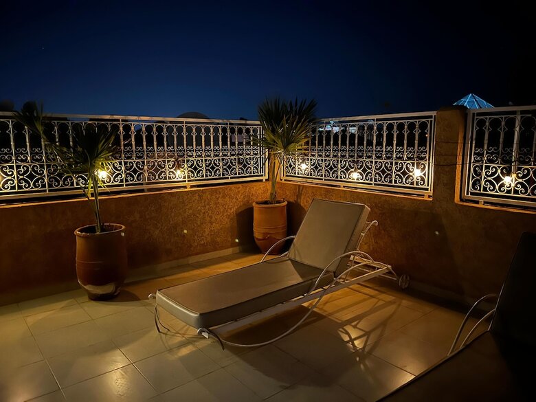 Riad With Outdoor Swimming Pools